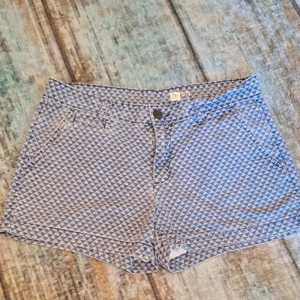 🔥🔥 HOT DEAL GAP Blue Patterned Jean Shorts. Excellent Condition Size 0